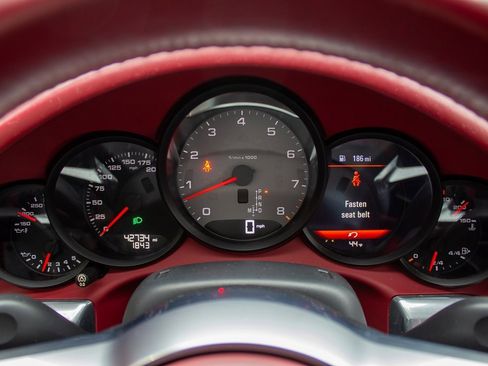 Used 2018 Porsche 911 Carrera S image 13