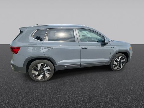 Used 2024 Volkswagen Taos SEL AWD/4WD image 9