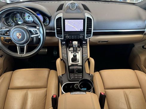 Used 2018 Porsche Cayenne S w/ Premium Package Plus AWD/4WD image 11