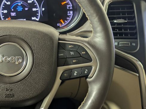 Used 2018 Jeep Grand Cherokee Overland image 20