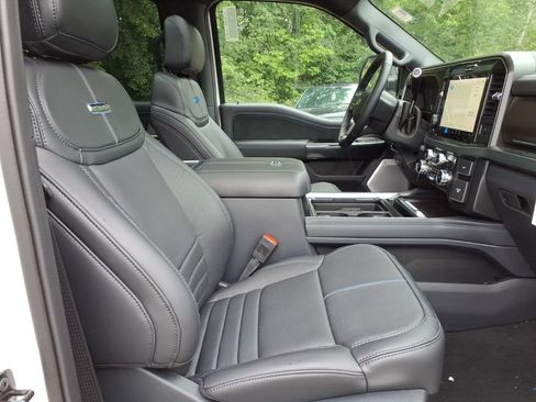 New 2026 Ford F250 Platinum w/ FX4 Off-Road Package AWD/4WD image 13