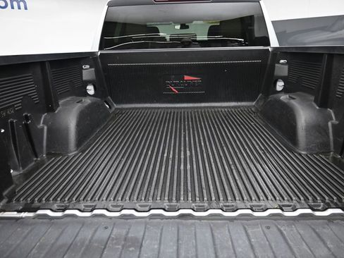 Used 2020 Chevrolet Silverado 1500 LT image 10