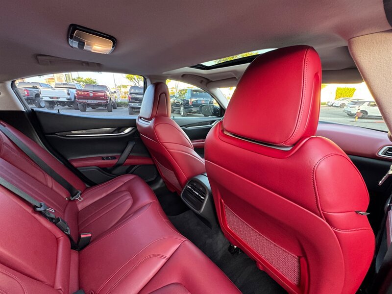 Used 2018 Maserati Ghibli S GranSport Q4 AWD/4WD image 43