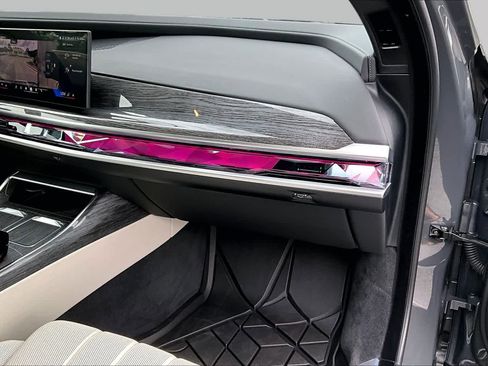 Certified 2026 BMW 740i xDrive AWD/4WD image 19