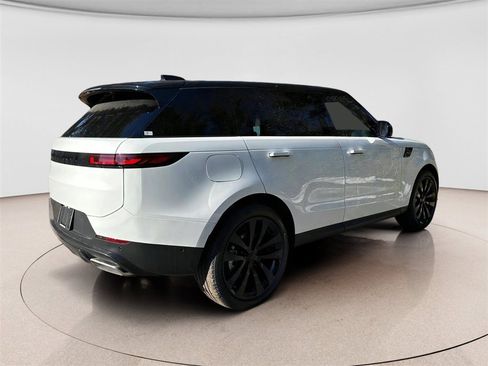 New 2026 Land Rover Range Rover Sport SE image 4