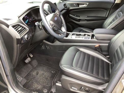 Certified 2023 Ford Edge SEL w/ Convenience Package AWD/4WD image 3