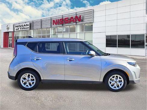 Used 2023 Kia Soul LX w/ Option Group 015 image 3