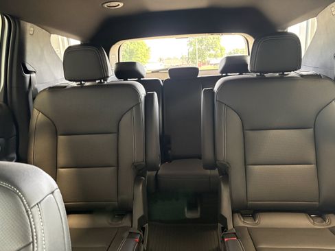 Used 2026 Chevrolet Traverse LT w/ Driver Confidence Package AWD/4WD image 24