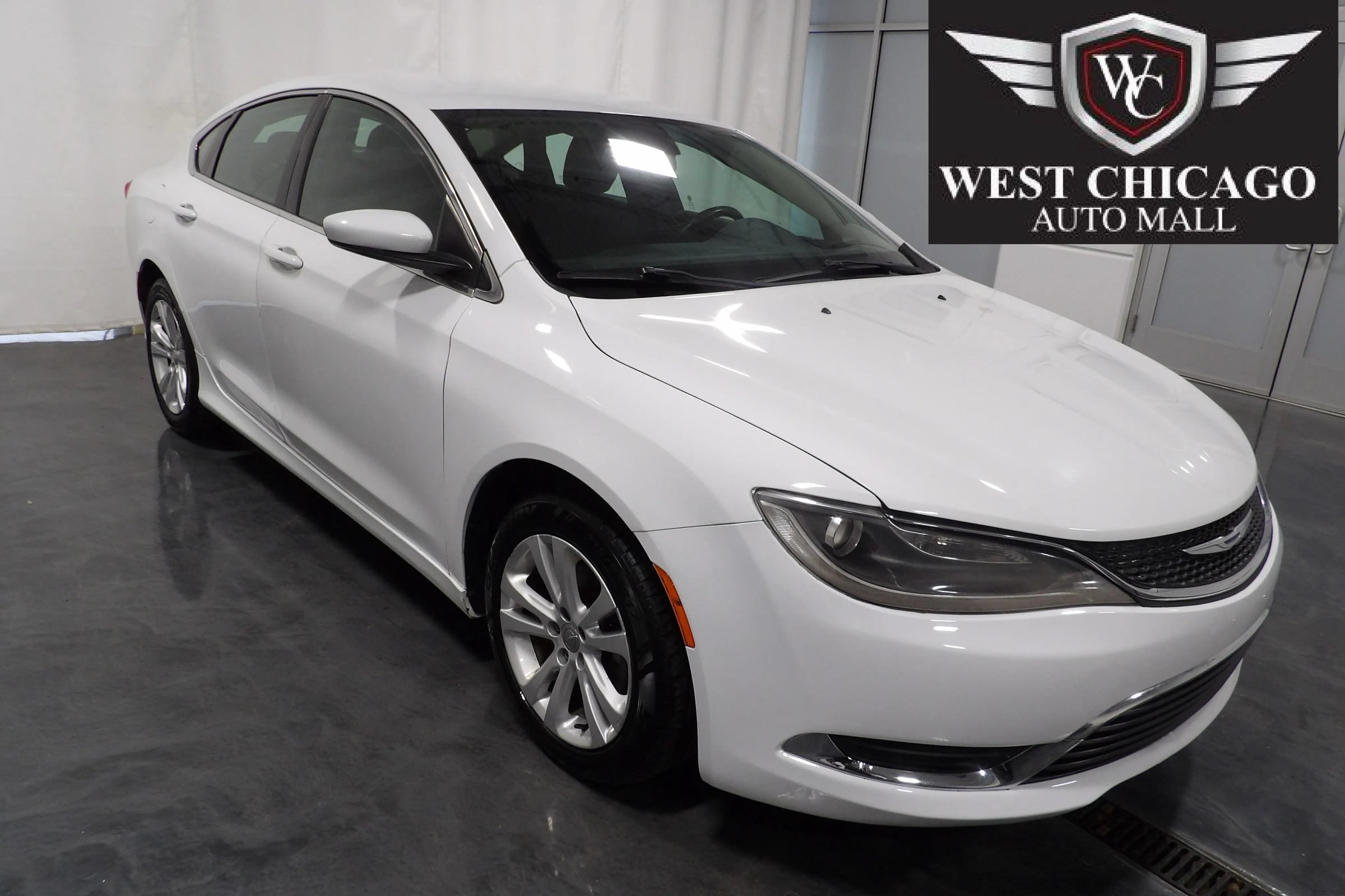 Used 2016 Chrysler 200 Limited w/ Convenience Group FWD image 1