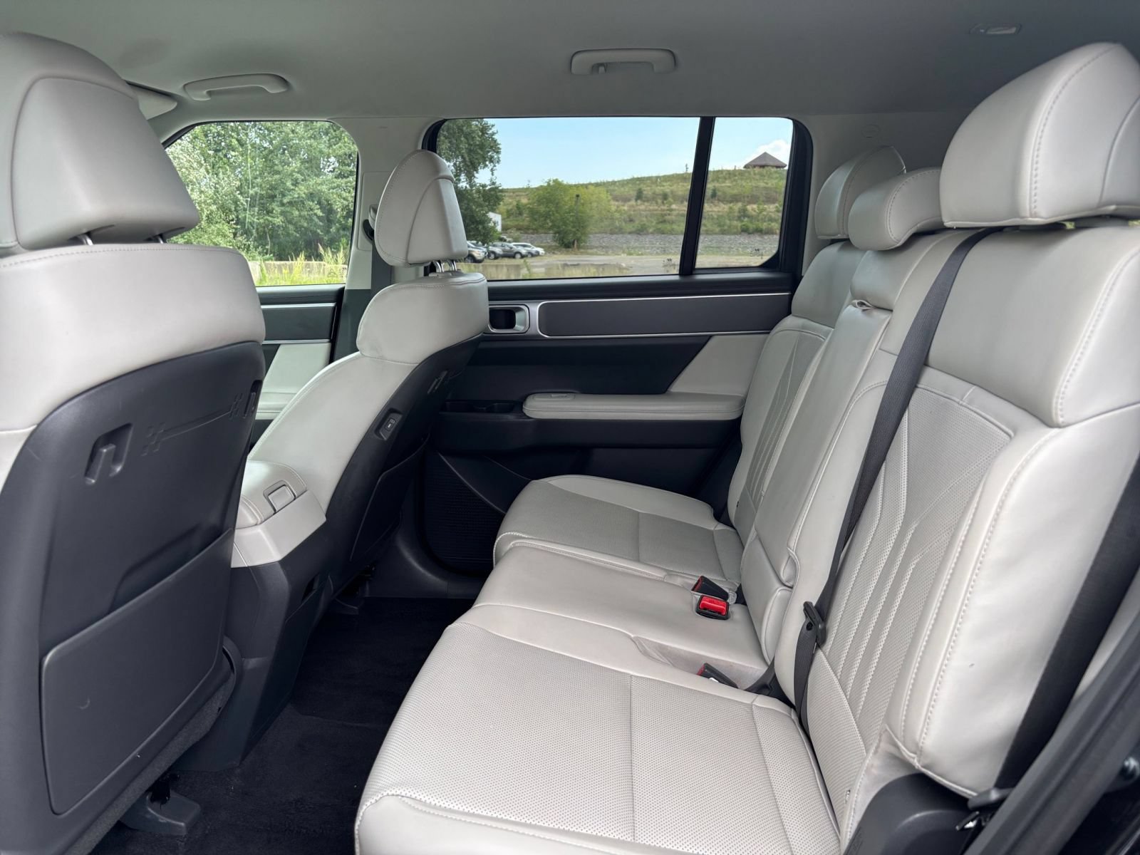 Used 2025 Hyundai Santa Fe SEL AWD/4WD image 24