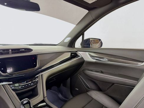 Used 2025 Cadillac XT6 Sport w/ LPO, Floor Liner Package AWD/4WD image 22