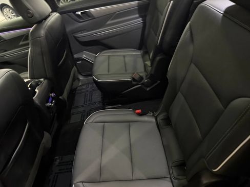 Used 2025 Buick Enclave Preferred w/ Power Package FWD image 29