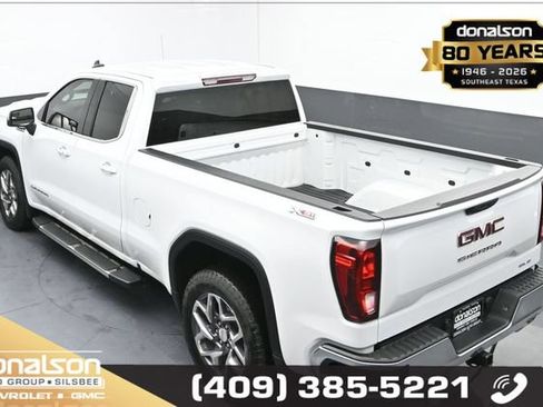 Used 2025 GMC Sierra 1500 SLE w/ X31 Off-Road Package AWD/4WD image 19