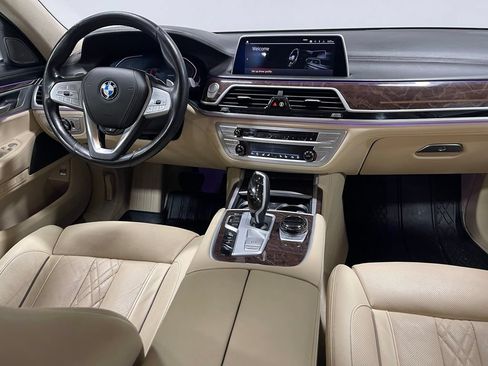 Used 2020 BMW 750i xDrive w/ Executive Package AWD/4WD image 29