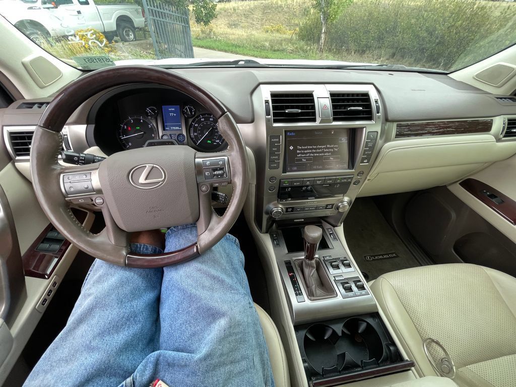 Used 2018 Lexus GX 460 Luxury AWD/4WD image 4