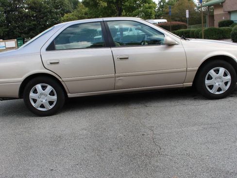 Used 2001 Toyota Camry CE image 1