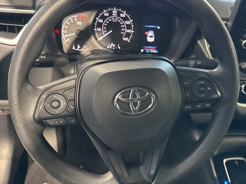 Used 2022 Toyota Corolla L image 32
