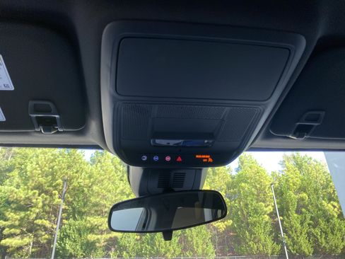 Used 2027 Chevrolet Equinox LT FWD image 32