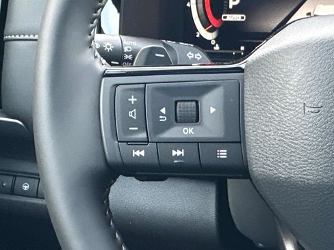 New 2026 Nissan Pathfinder SL AWD/4WD image 37