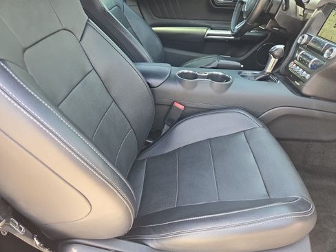 Used 2017 Ford Mustang GT RWD image 17