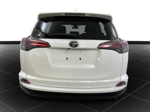Used 2018 Toyota RAV4 LE w/ All Weather Liner Package image 4