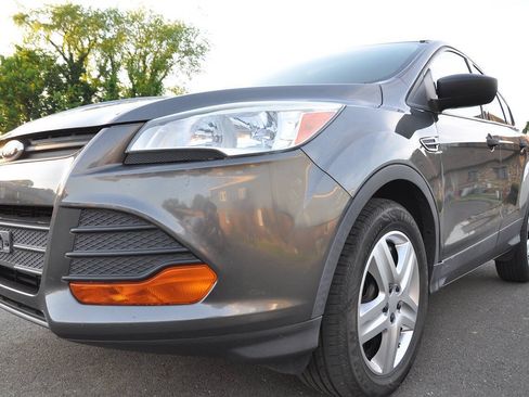 Used 2015 Ford Escape S FWD image 2