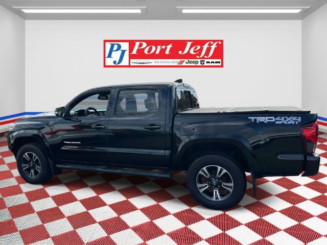 Used 2019 Toyota Tacoma TRD Sport AWD/4WD image 6
