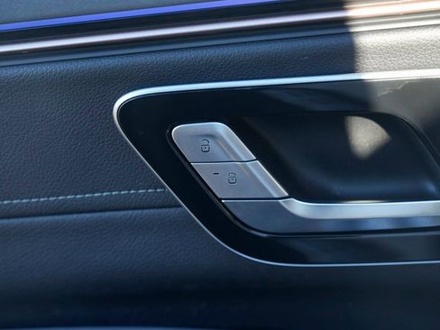 Used 2023 Mercedes-Benz EQS 450+ SUV image 27