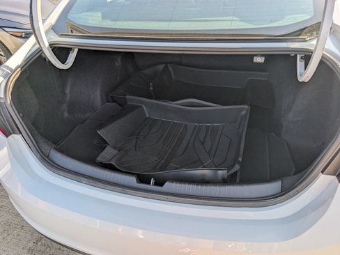 Used 2021 Chevrolet Malibu LS FWD image 27