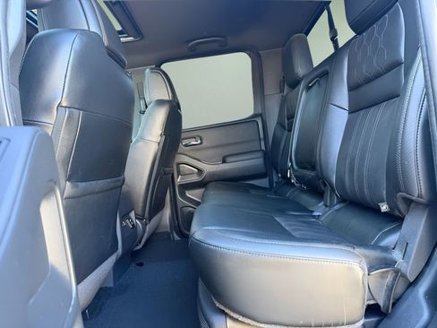 Used 2022 Nissan Frontier PRO-4X w/ Pro-4X Premium Package image 10