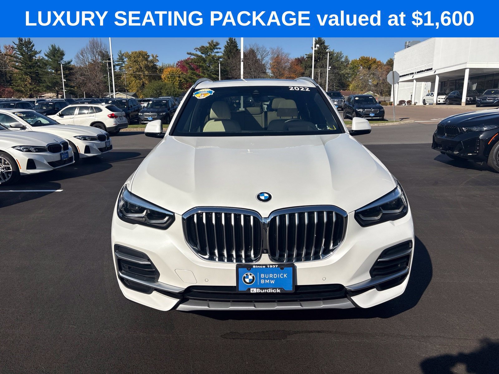Used 2022 BMW X5 xDrive40i w/ Luxury Seating Package AWD/4WD image 2