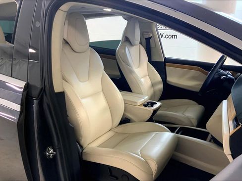 Used 2018 Tesla Model X 75D image 8