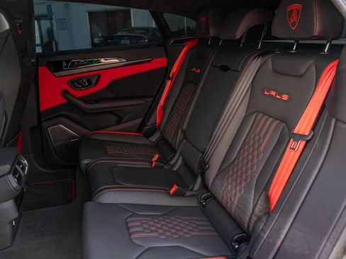 Used 2024 Lamborghini Urus S image 6