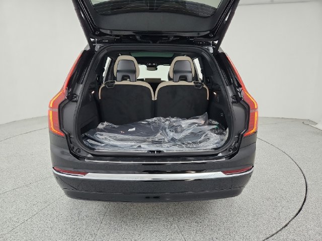 New 2026 Volvo XC90 T8 Plus w/ Protection Package Premier AWD/4WD image 15
