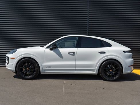 New 2026 Porsche Cayenne GTS AWD/4WD image 2