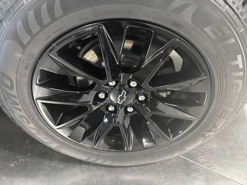 Used 2022 Chevrolet Tahoe Z71 w/ Off-Road Capability Package image 12