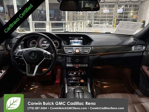 Used 2016 Mercedes-Benz E 400 4MATIC Sedan image 29