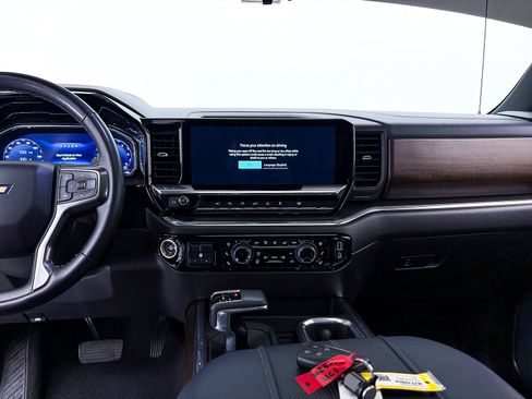 Used 2023 Chevrolet Silverado 1500 High Country w/ Technology Package AWD/4WD image 14