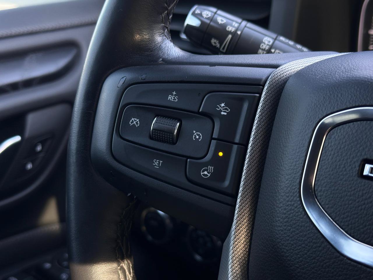 Used 2021 GMC Yukon Denali AWD/4WD image 11