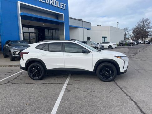 New 2026 Chevrolet Trax ACTIV w/ Driver Confidence Package image 2