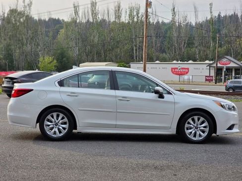 Used 2017 Subaru Legacy 2.5i Premium image 8
