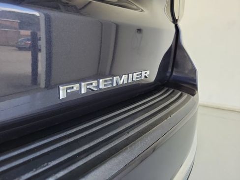Used 2023 Chevrolet Suburban Premier AWD/4WD image 7