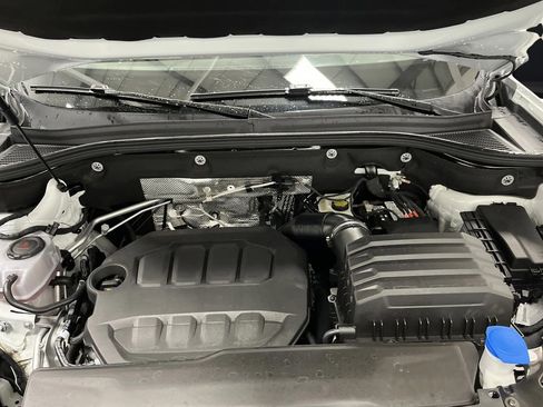 Used 2025 Volkswagen Atlas Cross Sport SE w/ Panoramic Sunroof Package image 38