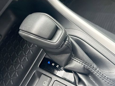 Used 2019 Toyota RAV4 XLE FWD image 18