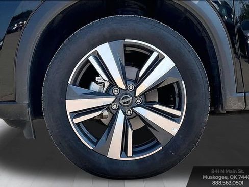 Used 2026 Nissan Rogue SL FWD image 32