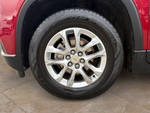 Used 2019 Chevrolet Traverse LT FWD image 25