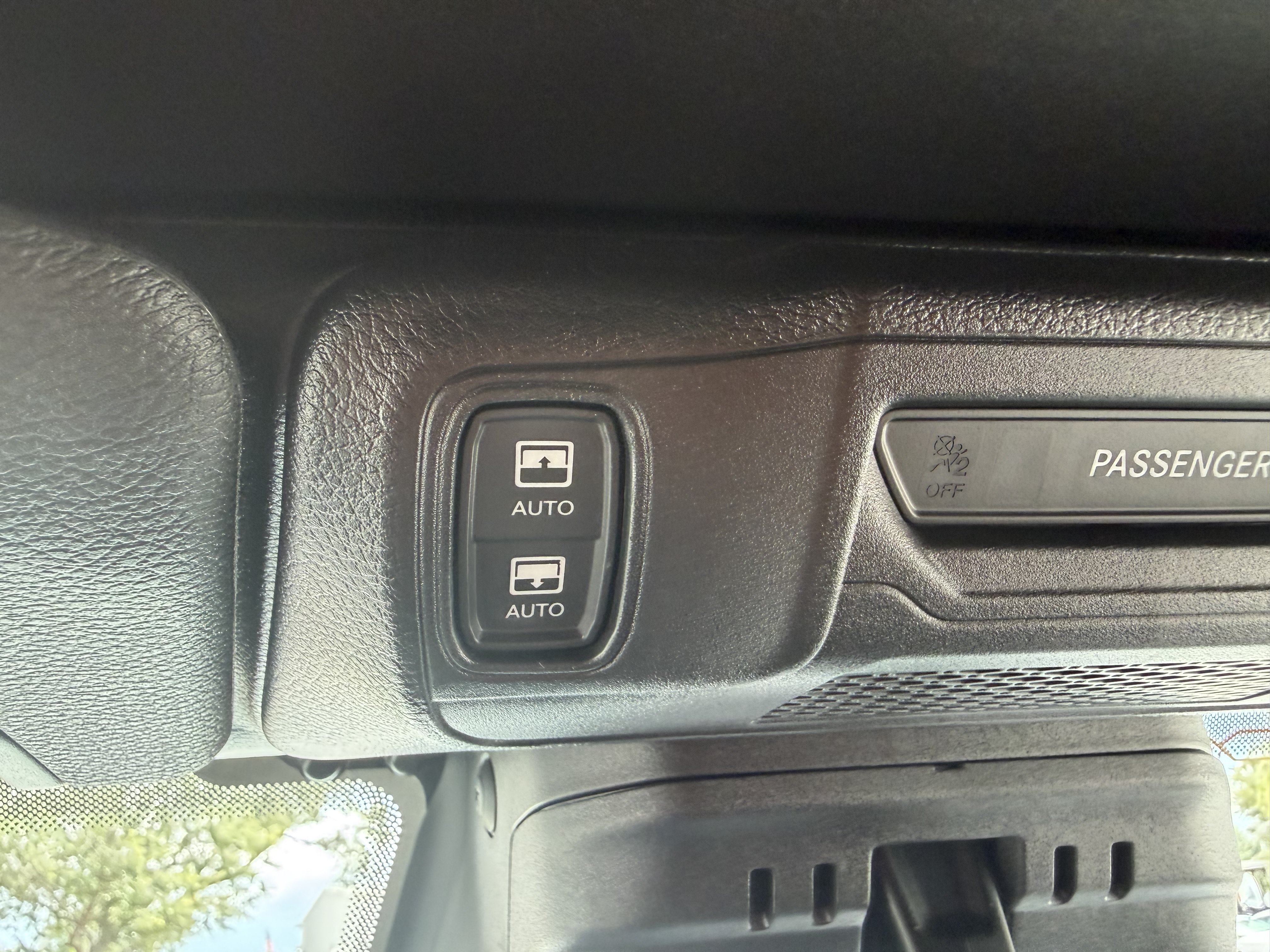 Used 2024 Jeep Wrangler Unlimited Rubicon AWD/4WD image 38