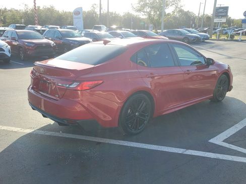 Used 2025 Toyota Camry SE image 3