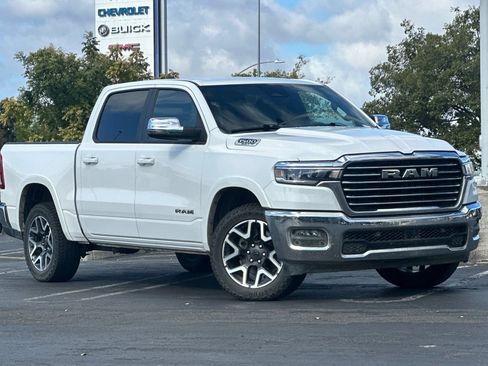Used 2025 RAM 1500 Laramie AWD/4WD image 2