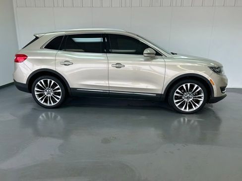 Used 2017 Lincoln MKX Reserve w/ Driver Assistance Package image 2